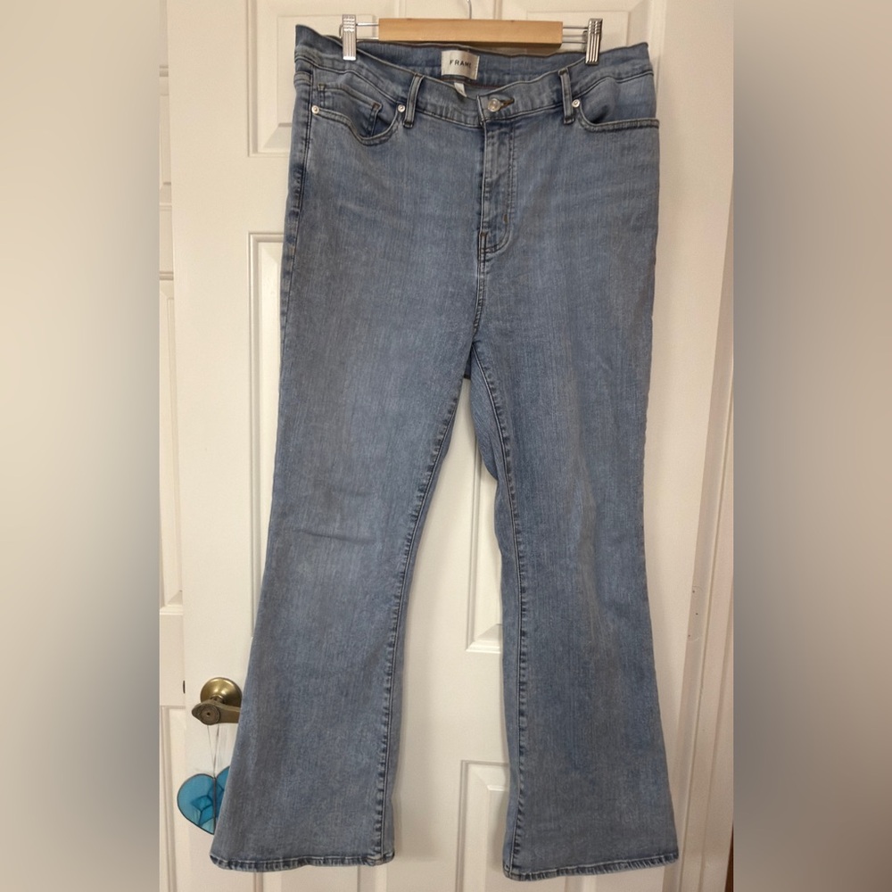 FRAME Le High Flare Jeans – Light Wash – Size 33